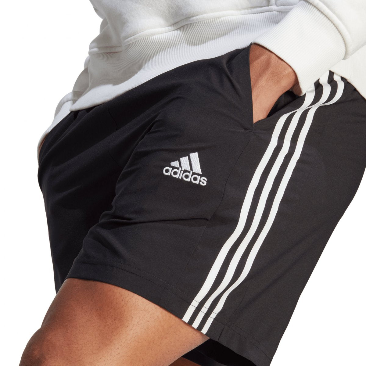 Short Adidas Essentials Chelsea 3 Franjas IC1484